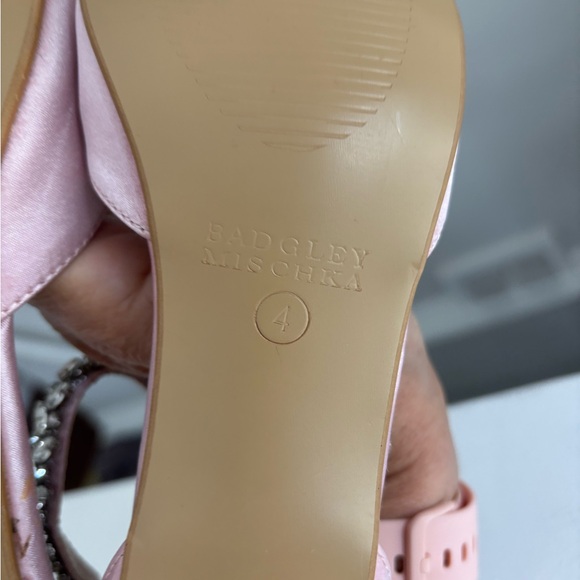 Badgley Mischka Pink Heels with Rhinestone Accents zip back size 4 party wedding - Picture 6 of 7